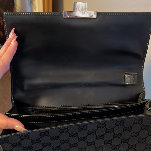 Authentic Gucci Leather & Canvas Clutch Bag with hidden wristlet - Picture 7 of 16